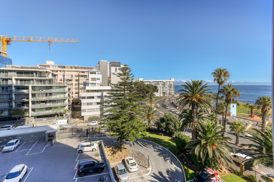 2 Bedroom Property for Sale in Sea Point Western Cape